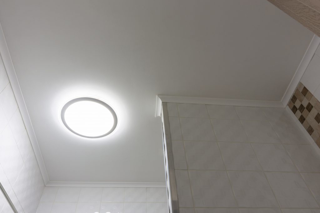照明はトイレの居心地を決めるカギ 選び方やおすすめをご紹介 おしゃれ照明器具ならmotom
