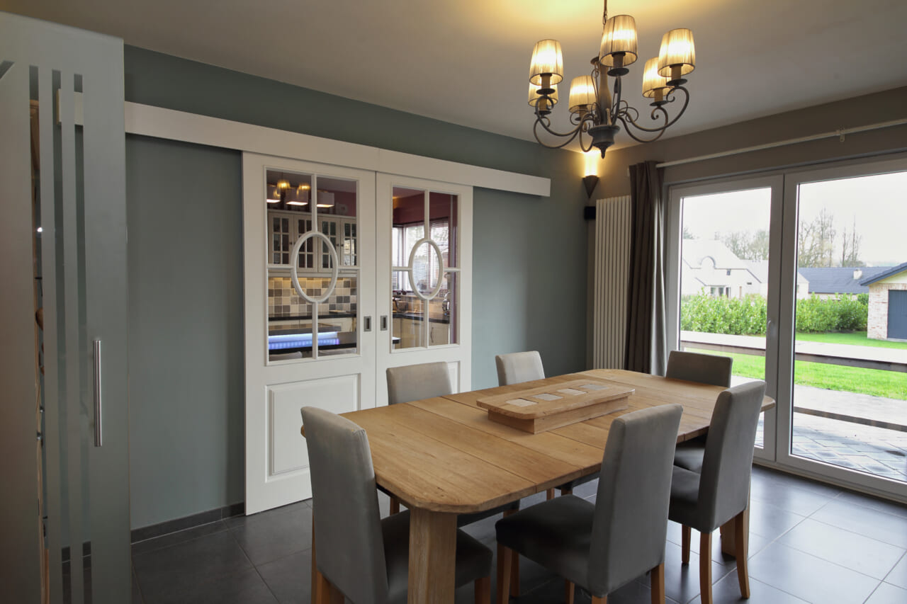 モダンなシャンデリアがトレンド！インテリアに取り入れたい時の