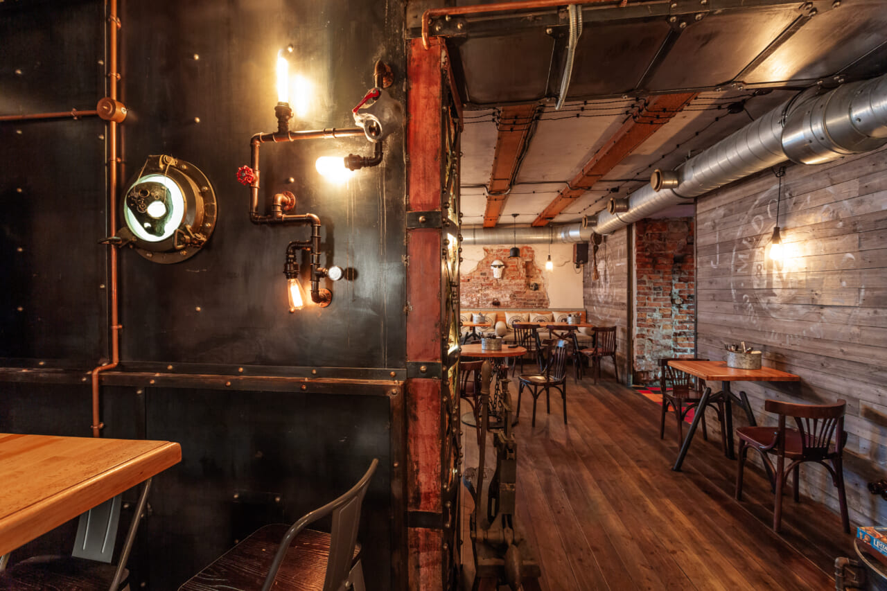 インダストリアル家具 ライト AdobeStock_439364691-1.jpeg